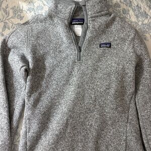 Patagonia Women’s Grey Quarter Zip. Gently worn. Size Medium.